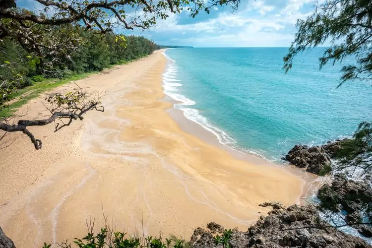 golden-buddha-beach